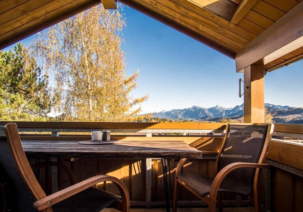 Luxury Living Near Weissensee +Balcony +Netflix Füssen Exterior foto